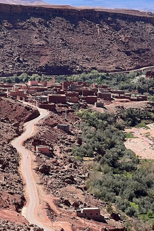 vallee-du-dades-panorama-oasis-village-berbere